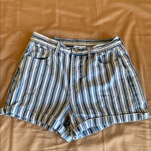 ☁️ high-waisted AE mom shorts